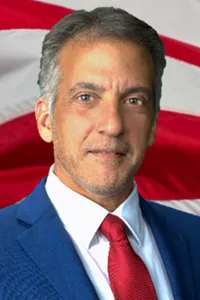 Headshot of Dan Lux