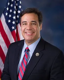 Headshot of Raul Labrador