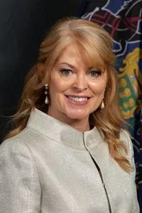 Headshot of Stacy Garrity