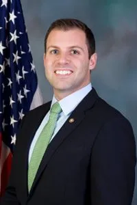 Headshot of Ryan Mackenzie